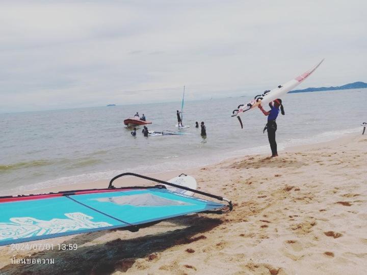 Studio Room Seaview Jomtien Luaran gambar